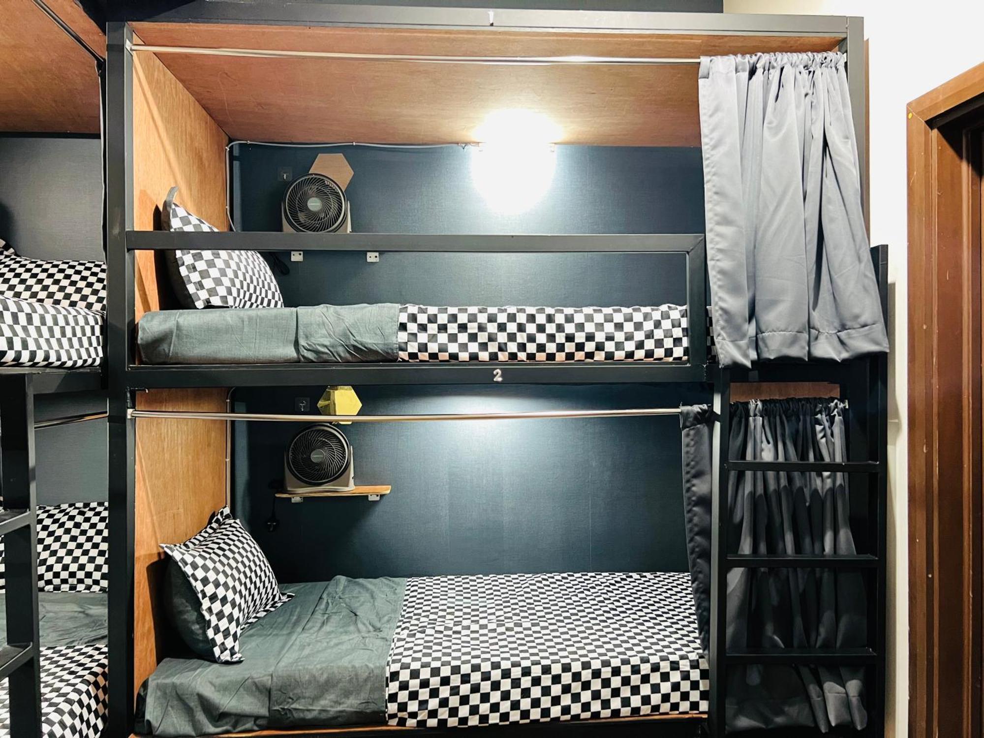 קואלה לומפור Regalia Spritz Empire Hostel מראה חיצוני תמונה